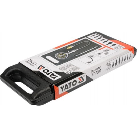 Tester kompresji YATO w praktycznej walizce serwisowej.