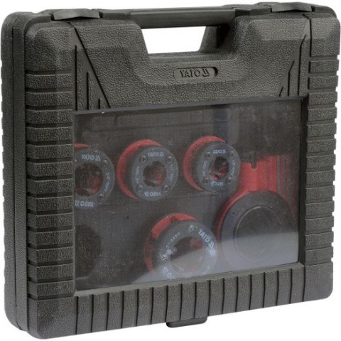 Walizka ułatwia transport i przechowywanie.