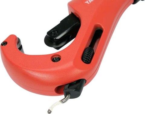 Ostrze z hartowanej stali GCr15 do precyzyjnego cięcia.