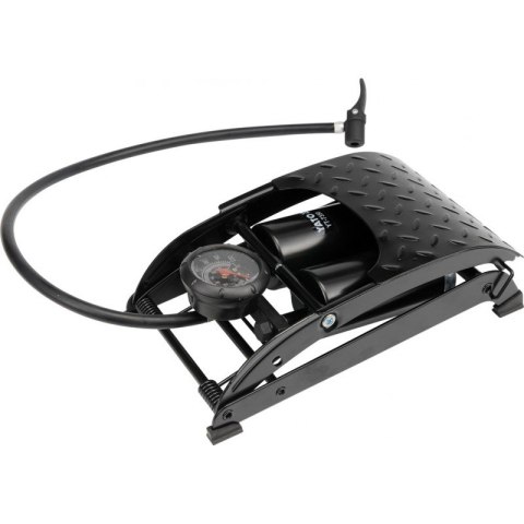 Pompka nożna z wbudowanym manometrem, który umożliwia precyzyjną kontrolę ciśnienia i bezpieczeństwo.