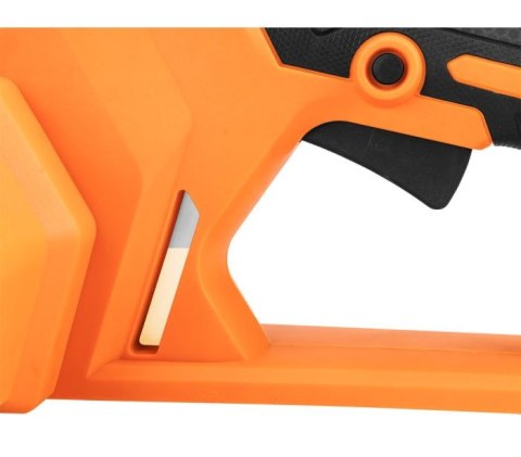 Pilarka łańcuchowa  z automatyczne smarowanie i beznarzędziowe napinanie.