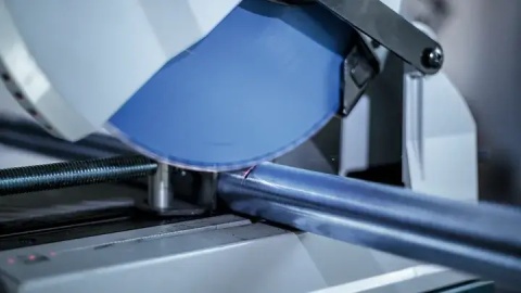 Profesjonalna tarcza Bosch 305 mm z technologią Bosch Carbide Technology.