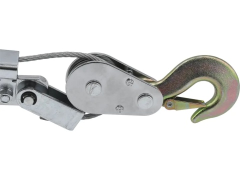 YATO YT-5913 wyposażona w stalową linę o długości 3 m i średnicy 5 mm.