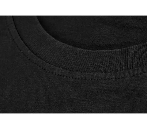 Model 81-610-XXL posiada gęsty splot bawełny, który chroni tkaninę przed rozciąganiem i przetarciem.