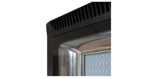 Model LM100AW o jasności 9000 lm i barwie światła 6500 K zimna biała.