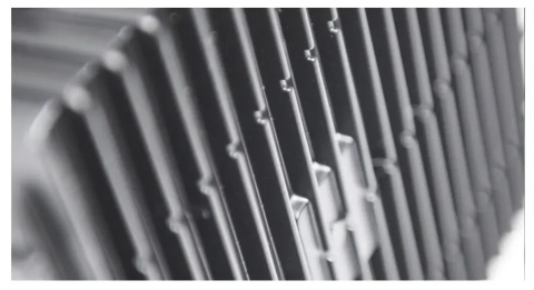 Obudowa IP54 odporna na kurz i zachlapanie.