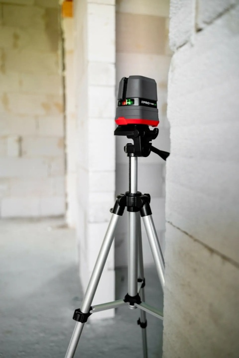 TYXER ONE G – kompaktowy laser do wykończeniówki.