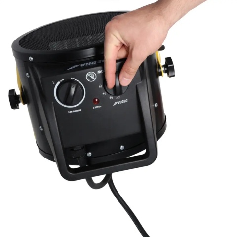 Termostat pozwala na płynną regulację temperatury w pomieszczeniu.