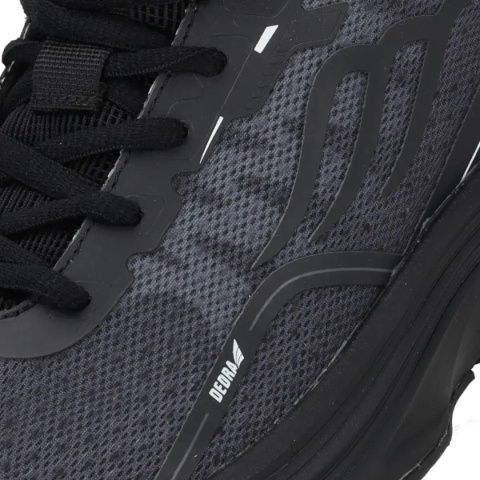 Obuwie unisex, czarne, nowoczesny sportowy design.