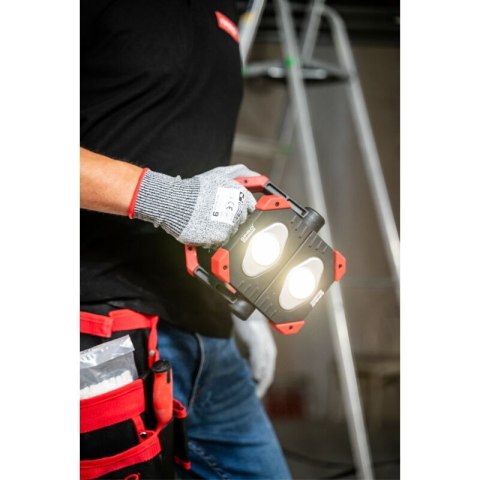 Reflektor PRO-LD403 – mobilne oświetlenie do warsztatu i na budowe.