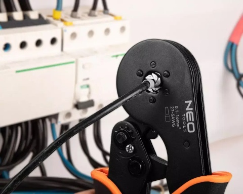Szczypce NEO TOOLS 01-548 do zaciskania tulejek o zakresie 0.1–16 mm².