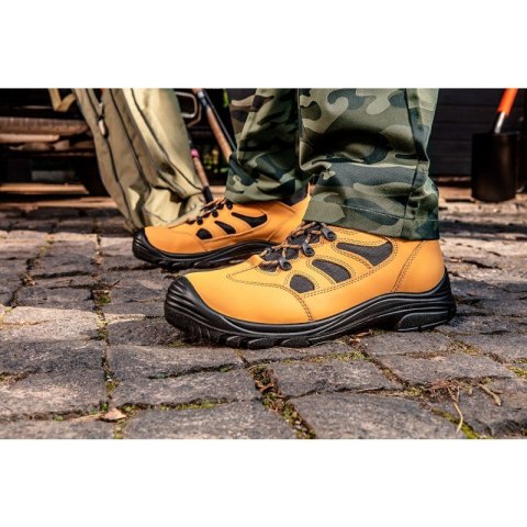 Nubukowe buty ochronne NEO TOOLS z kompozytowym podnoskiem.