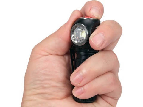 Dwa tryby użytkowania – czołówka lub latarka ręczna.