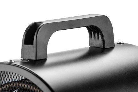 Kompaktowa, przenośna konstrukcja ułatwia ustawienie nagrzewnicy.