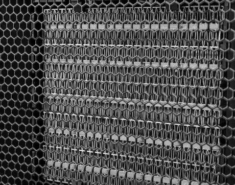 Ceramiczny element PTC gwarantuje oszczędność energii i trwałość.