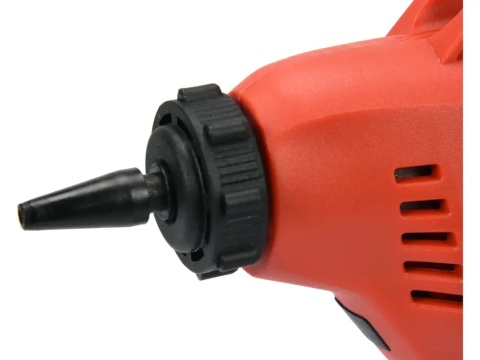 Pistolet YATO YT-82895 działa z wydajnością 14 l/min i jest idealny do pompowania kół, piłek i pontonów.