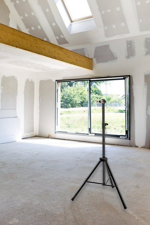 Statyw NEO TOOLS 90-033 – metalowy, regulowany 1,1–1,8 m.