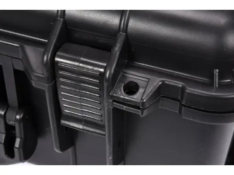 Hermetyczna zamykana  konstrukcja YT-08905 chroni zawartość nawet w ekstremalnych warunkach.